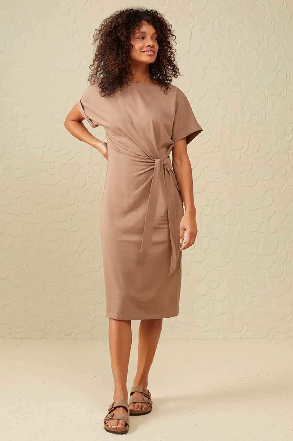 Sleeveless dress with knot Bruin