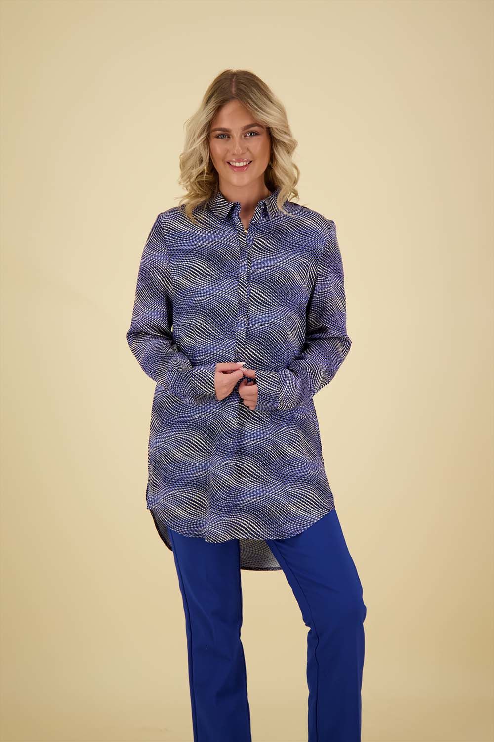 Question shirt half button aop Blauw