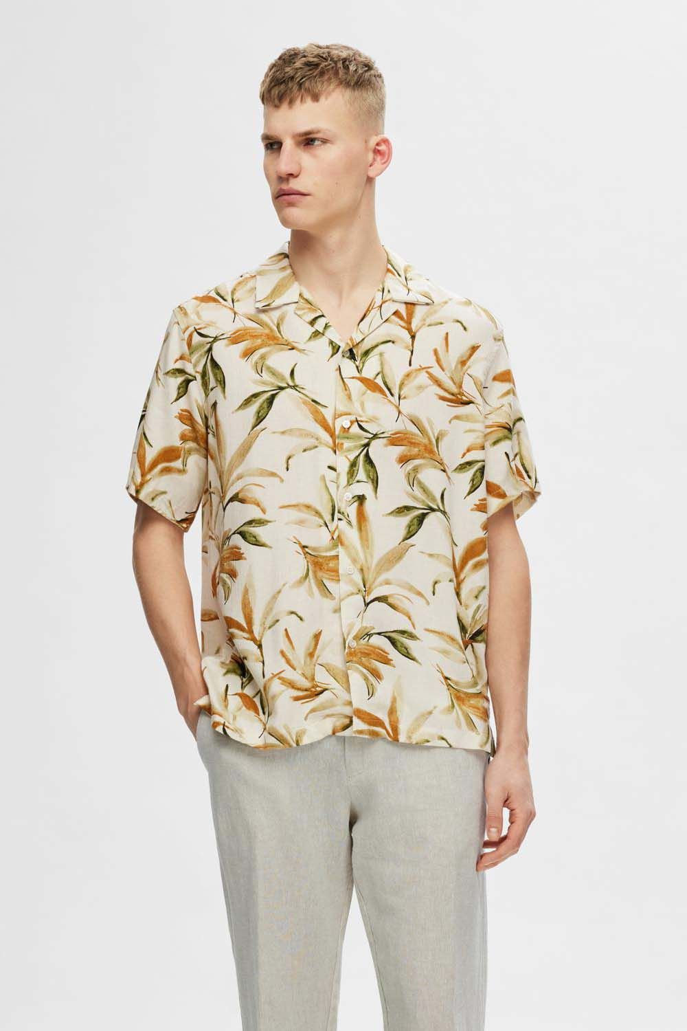 Selected Homme SLHREG-NOA AOP SHIRT SS RESORT Wit