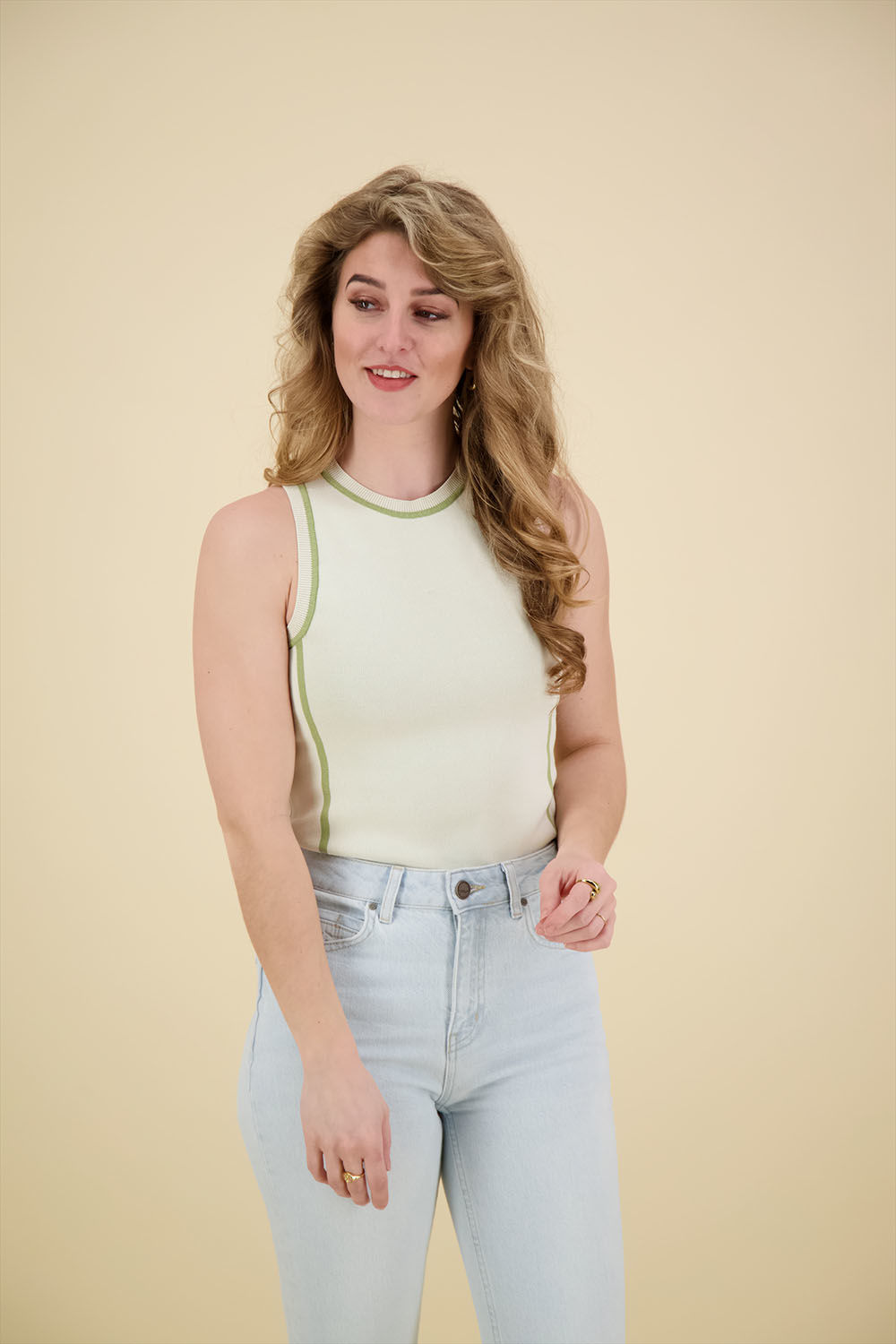 Yaya Knitted tanktop with stripe de Wit