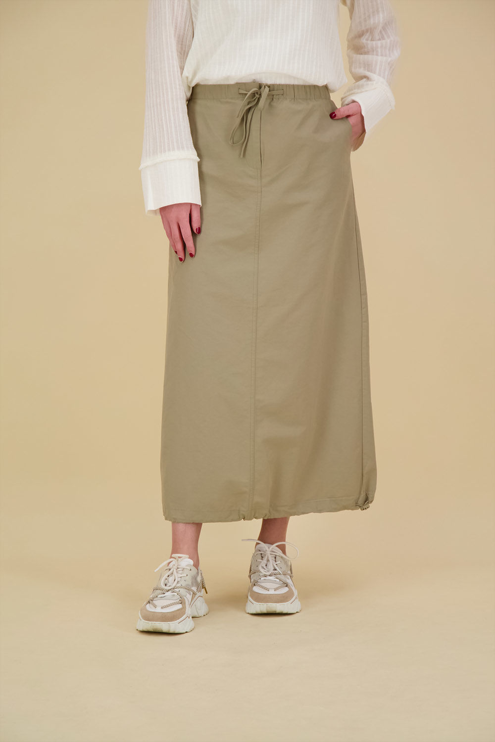 Yaya Nylon cargo midi skirt with el Wit