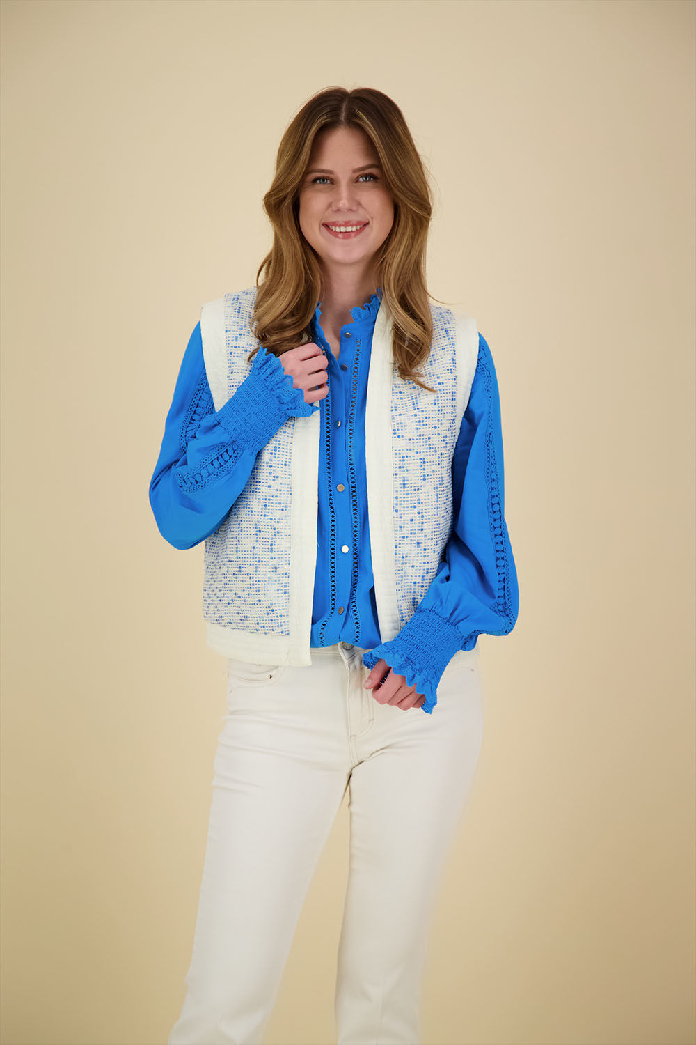 Nukus Gilet Helen Short Blauw