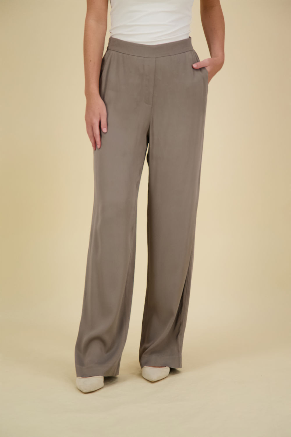 Yaya Satijnen broek met wijde pijpen, elastische taille Grijs