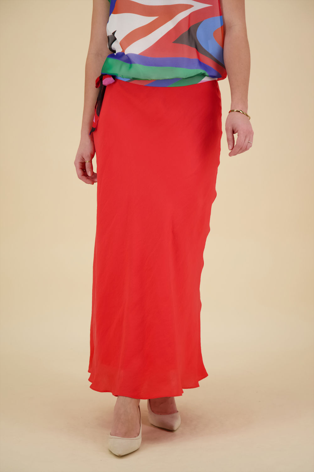 Label Dot Rok Emy Rood
