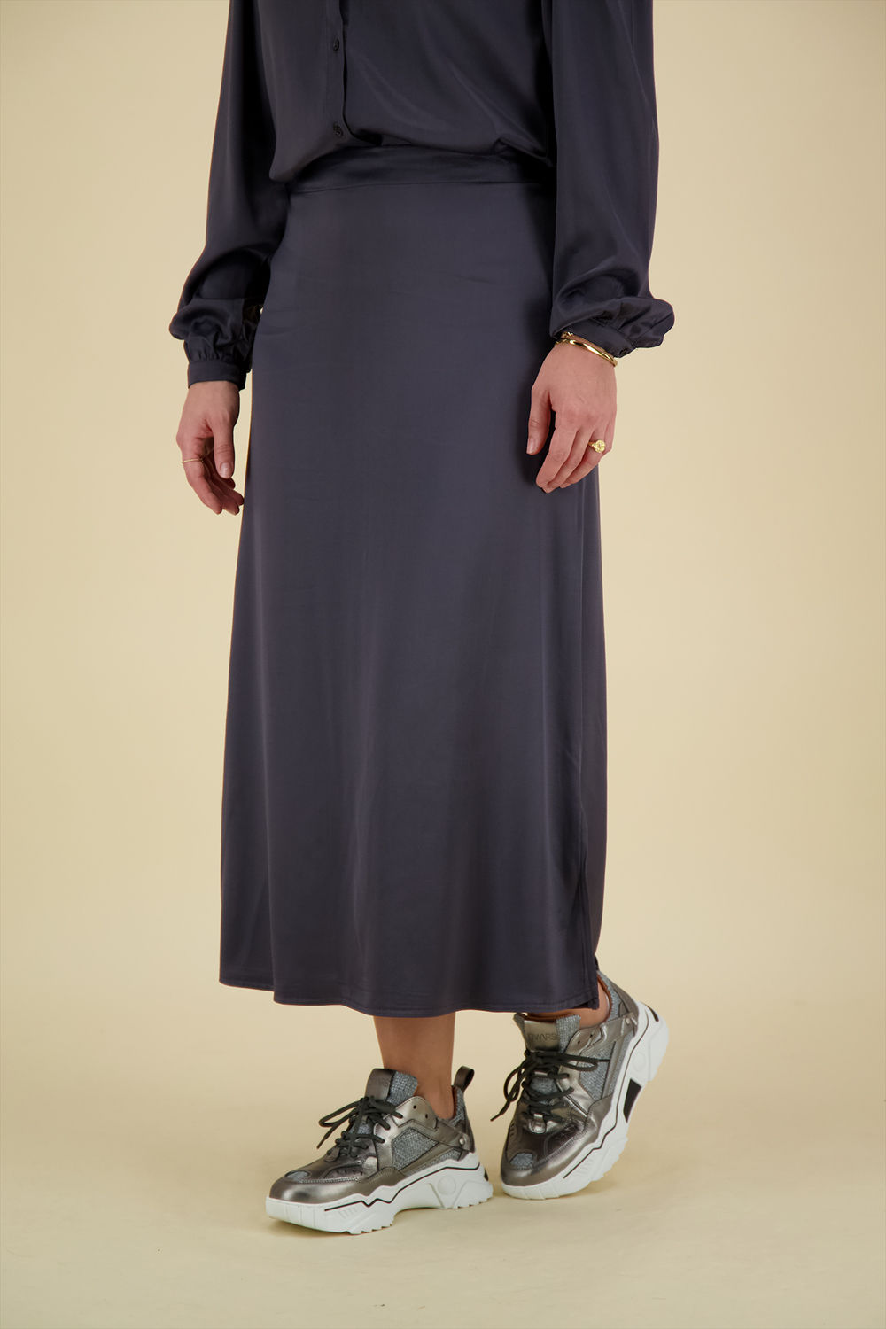 In Shape Skirt Kenza Satin Grijs