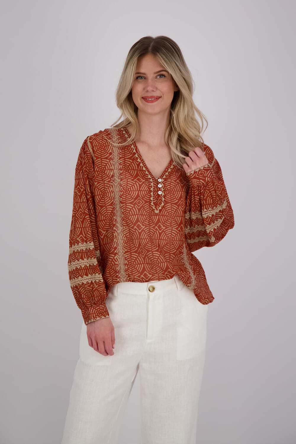 Maison Hotel Blouse Ghana Akua Rood