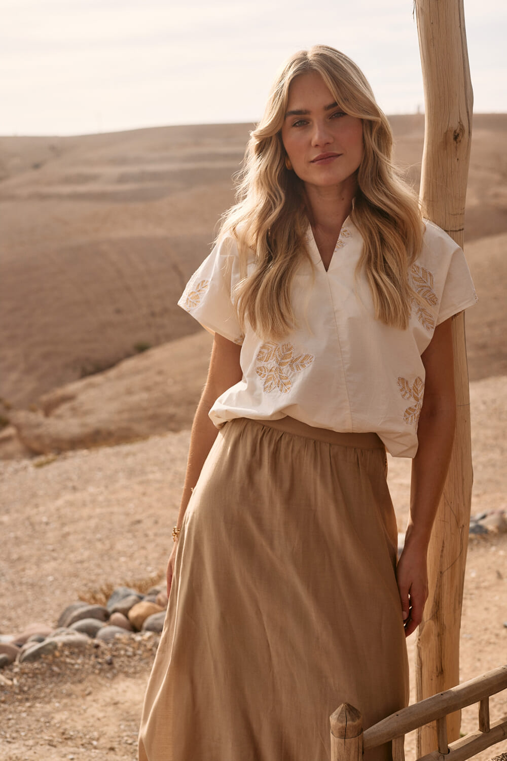 Nukus Top Daniek Embroidery Bruin