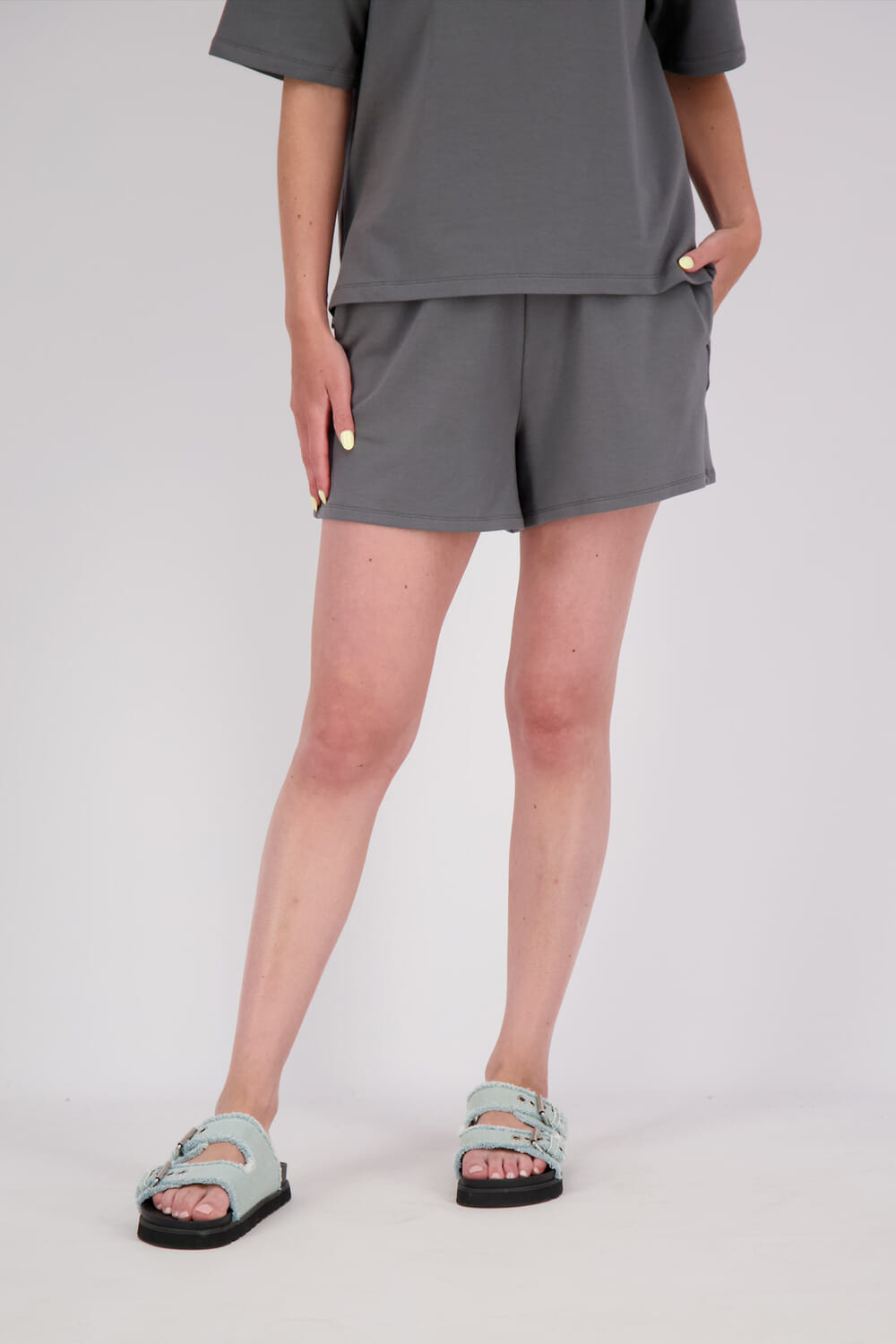 With Black Short Tindra Grijs