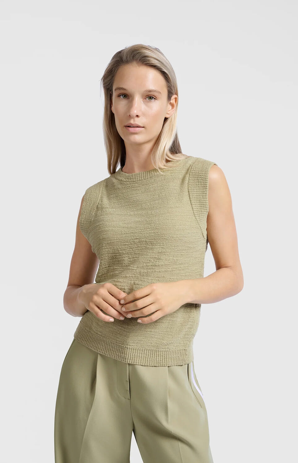 Yaya Mouwloze top met textuur Groen