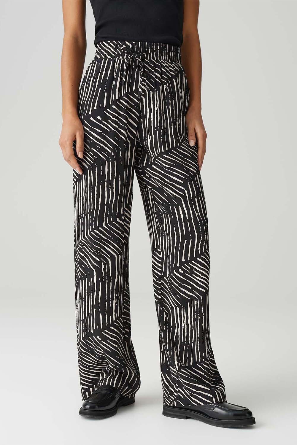 Opus Marou palm leaves Zwart