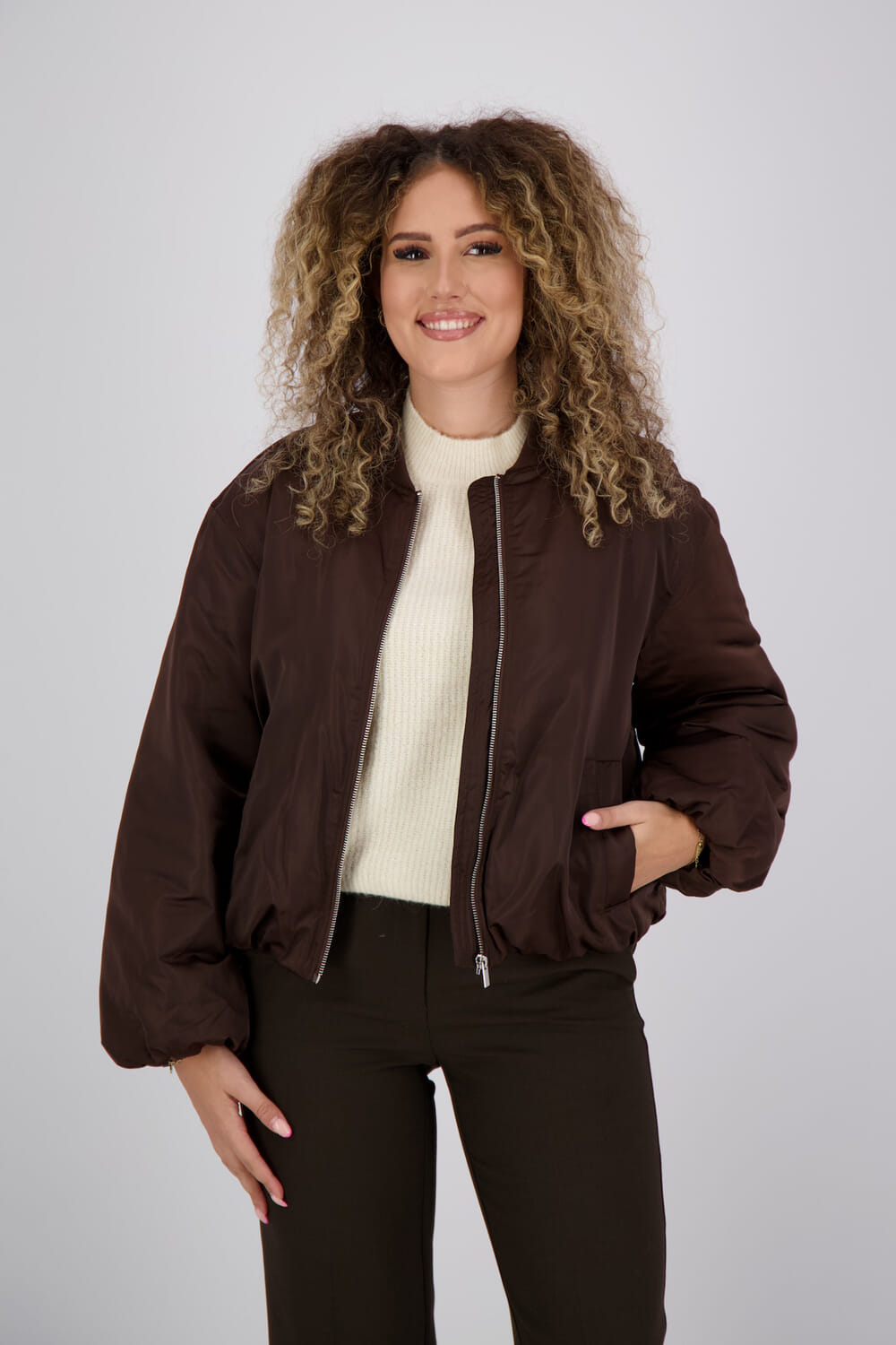 Vila Bomberjack Billie Bruin