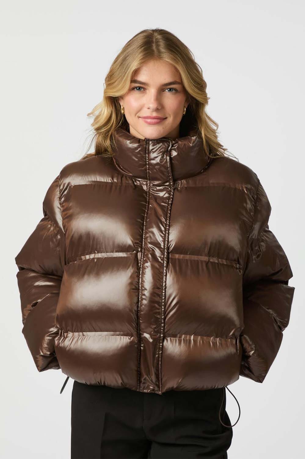 Neo Noir Pufferjas Rhea Shiny Bruin