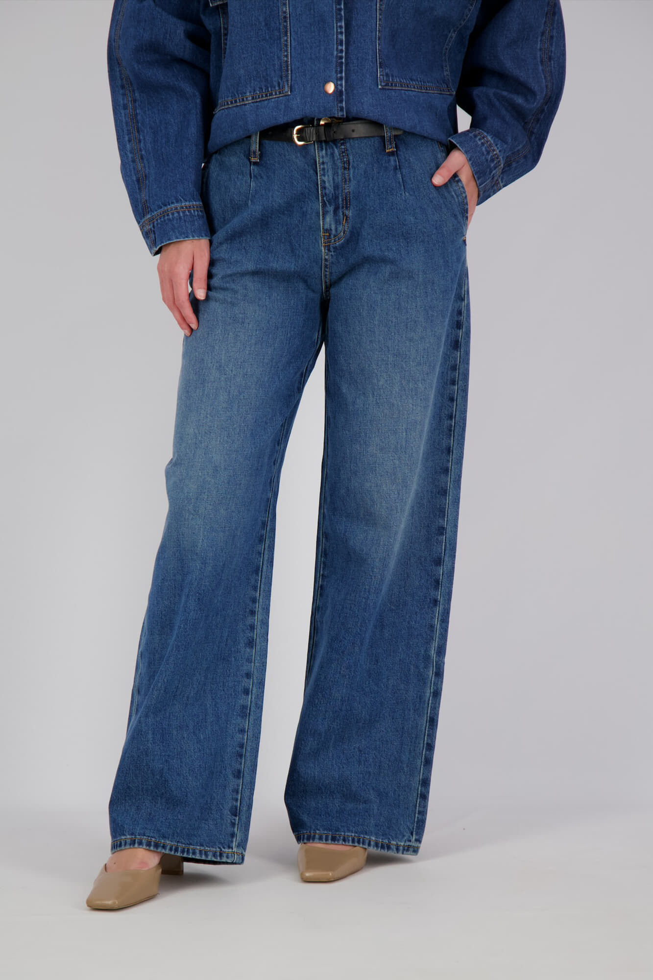 With Black Jeans Mila Jeans