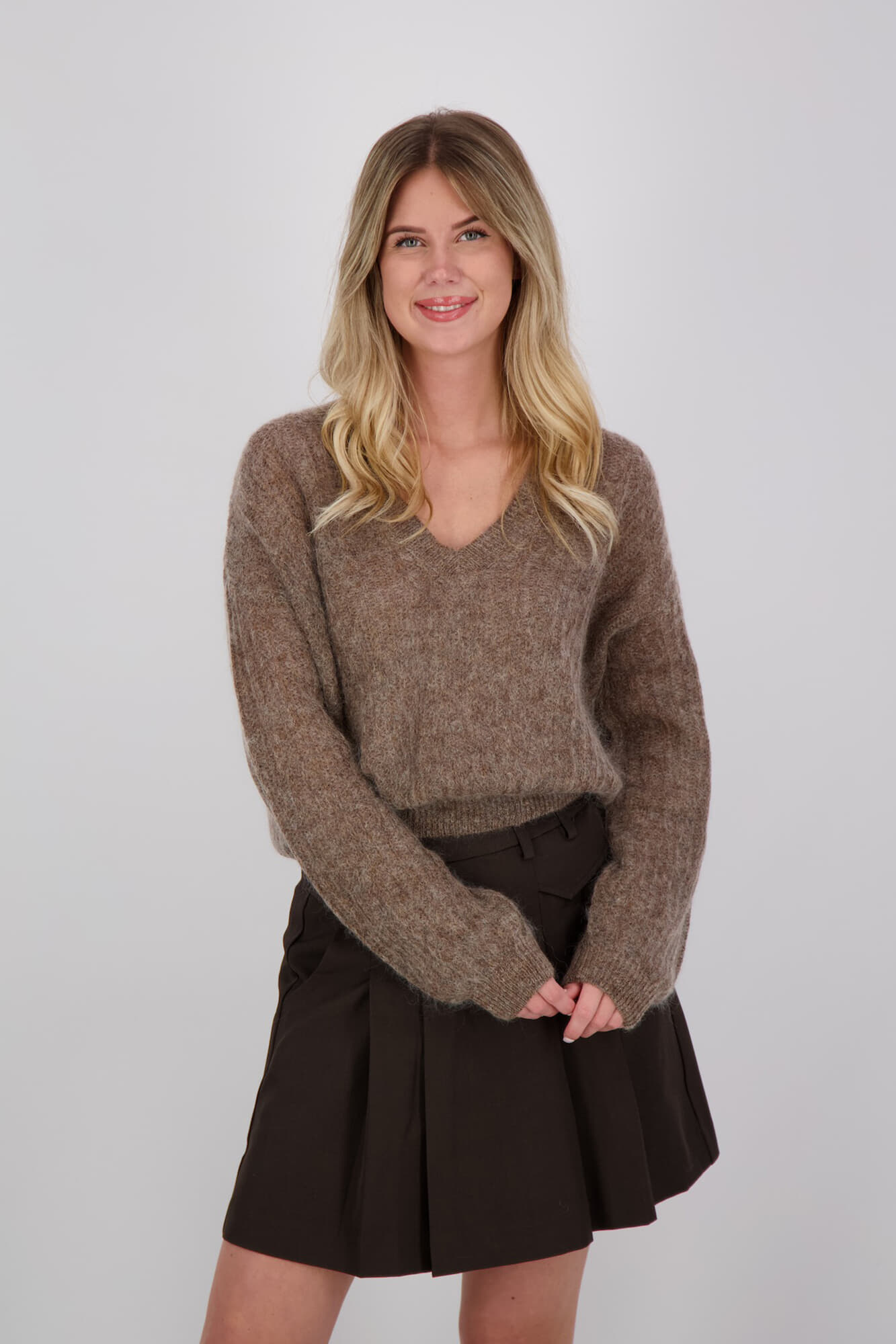 Aimée The Label Trui Taran Bruin