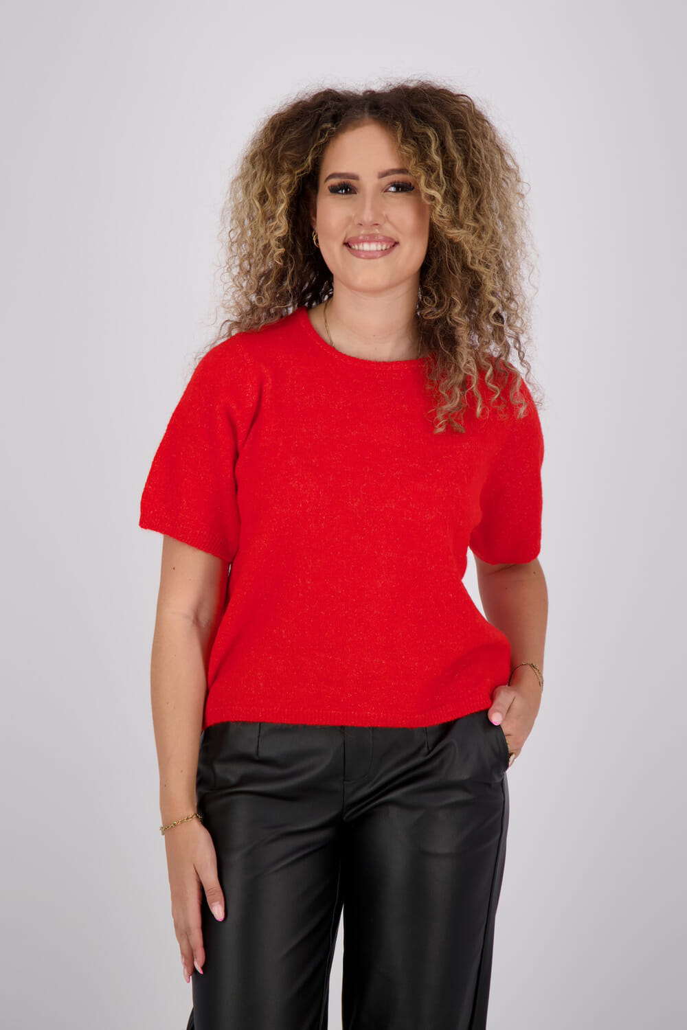 Ichi Top Kamara Rood