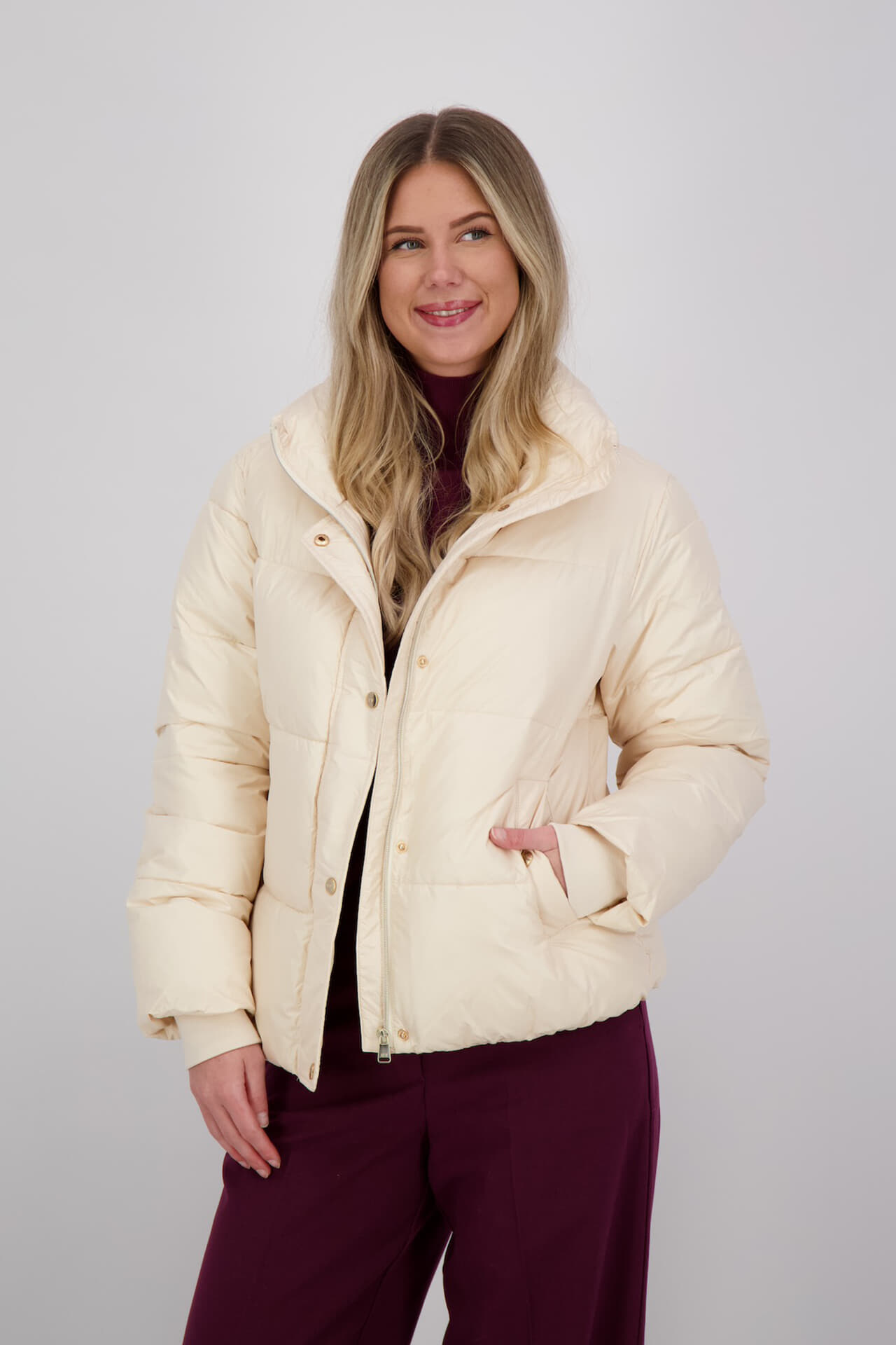 HV Society Jas Adan Off White