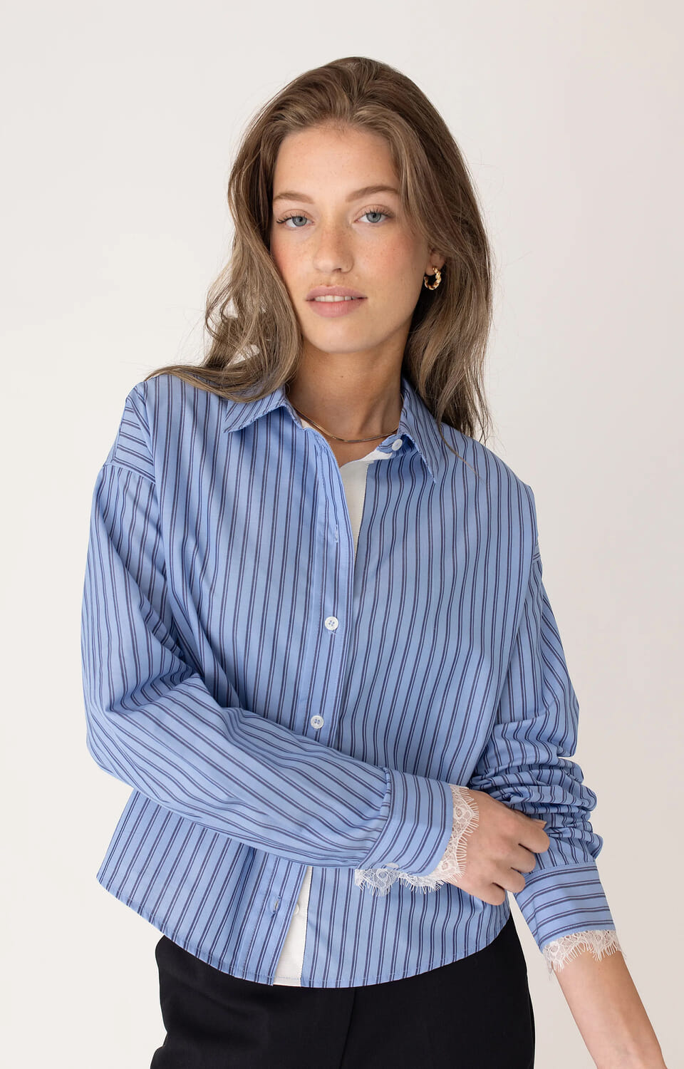 Anna Blue sam Blauw