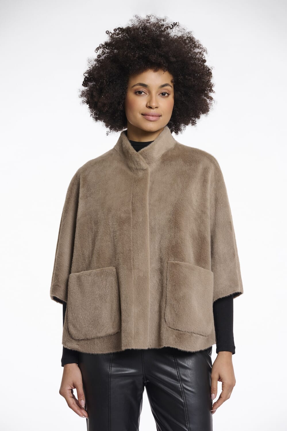Rino & Pelle Cape Dewi Bruin