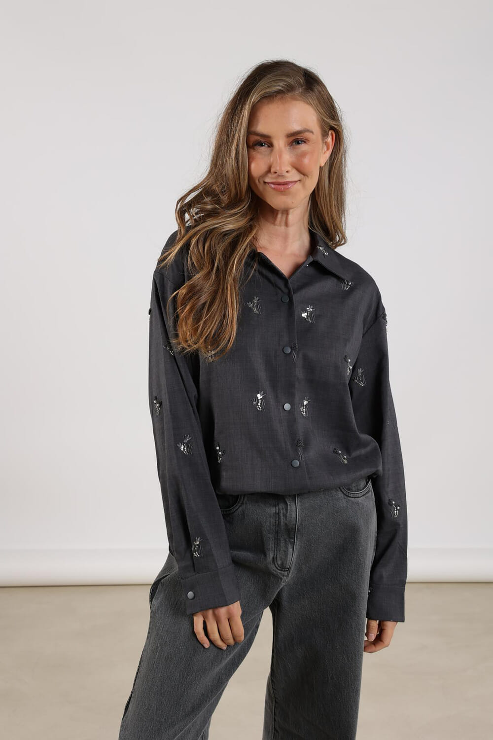Nukus Blouse Newport Embroidery Antraciet