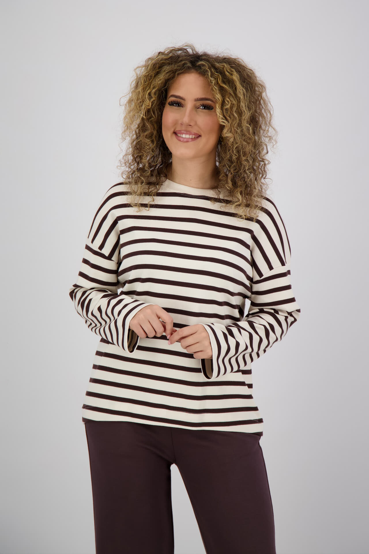 The Shirt Project Longsleeve Bruin