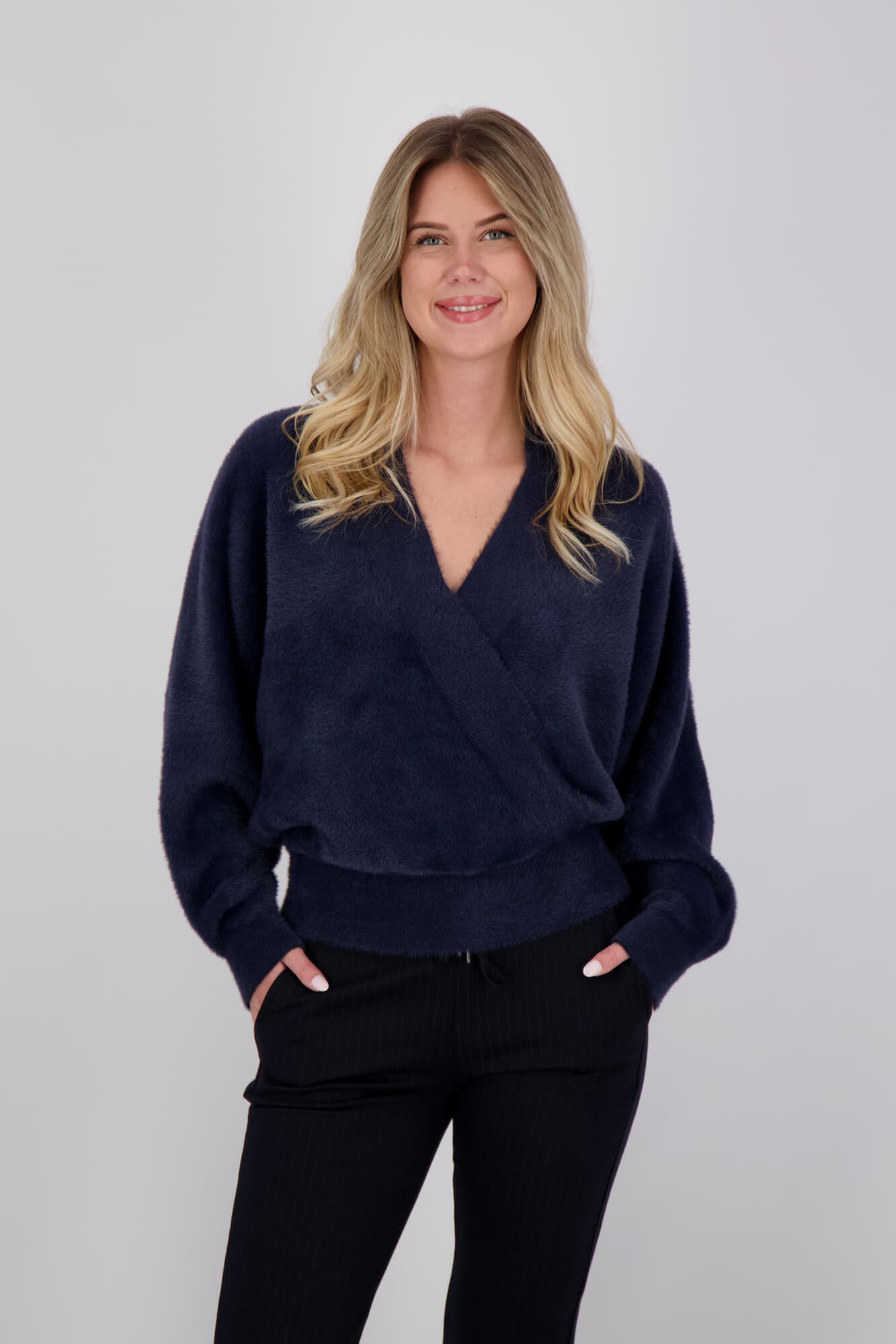 Zusss Wikkeltrui in Fluffy Garen Navy
