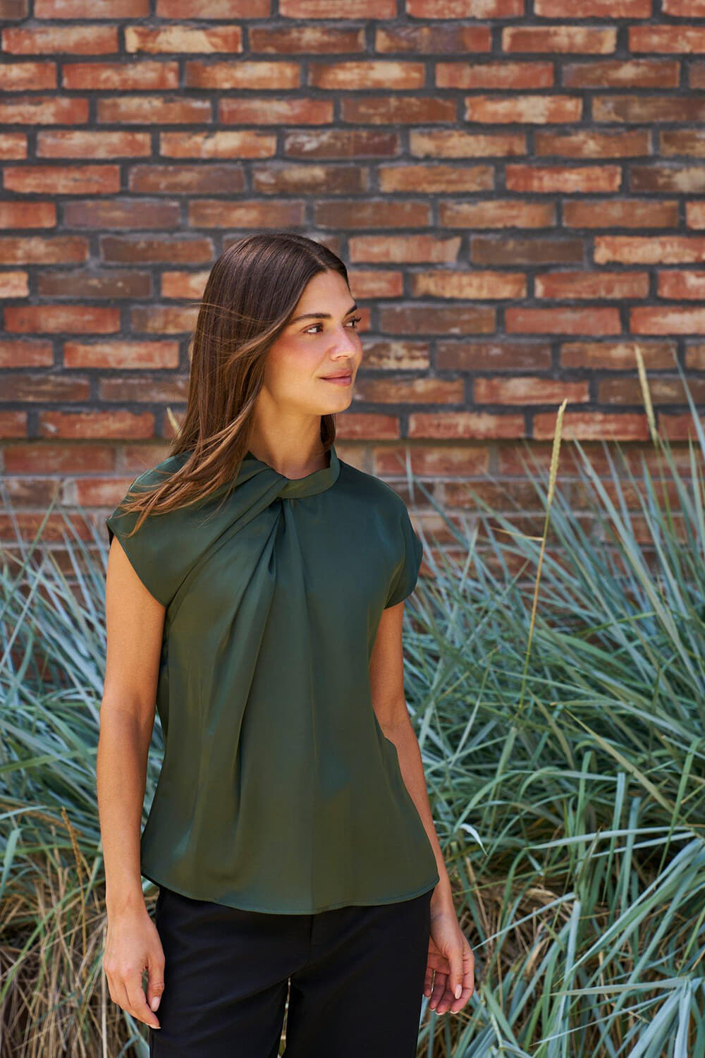Neo Noir Top Fleur Drapy Army