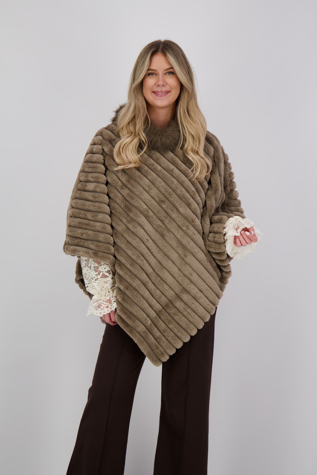 Freequent Cape Kokan  Taupe