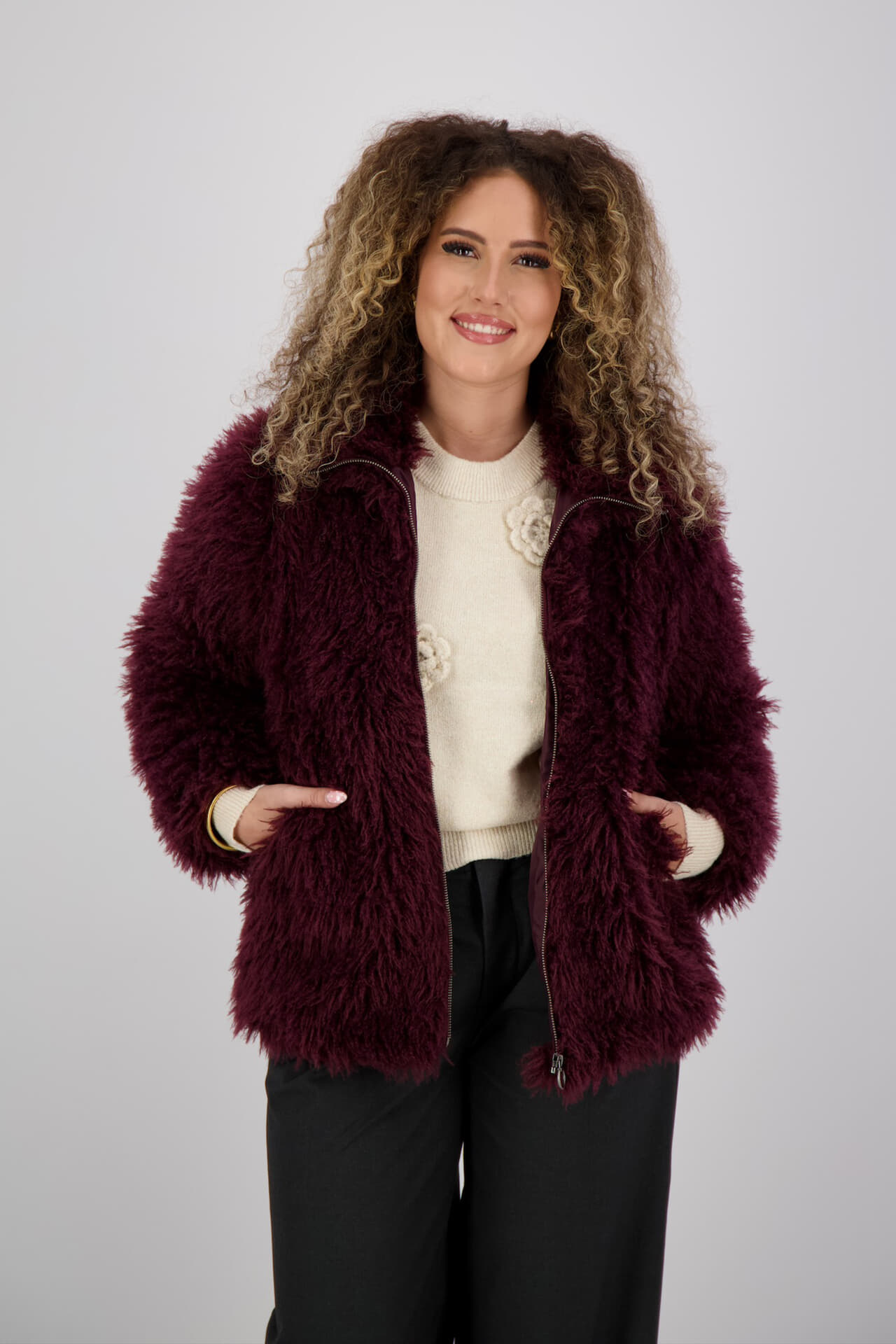 Freequent Jas Fine Kunstbont Bordeaux Rood Freequent Jas Fine Kunstbont Bordeaux Rood