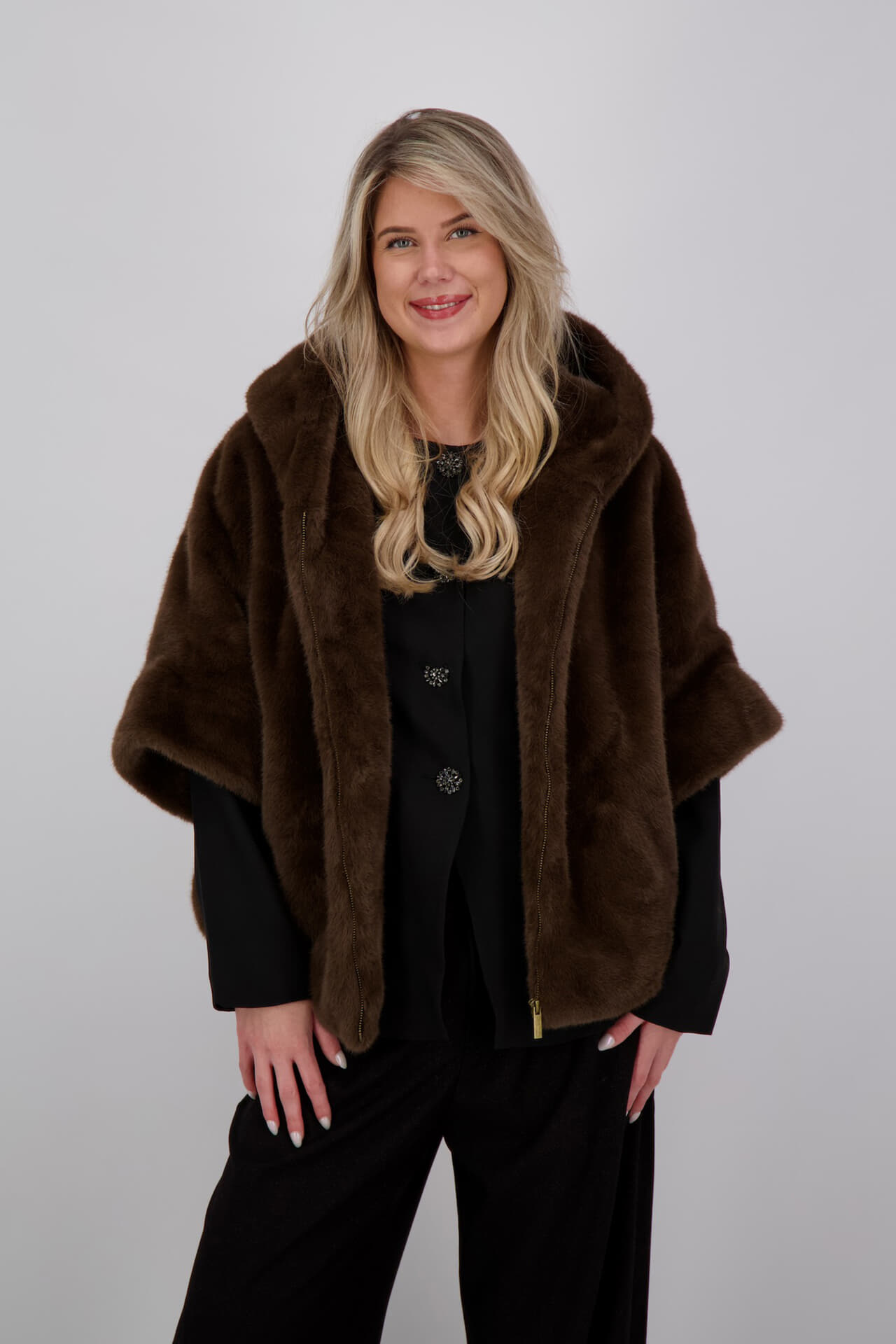 Bomont Poncho Celia  Bruin