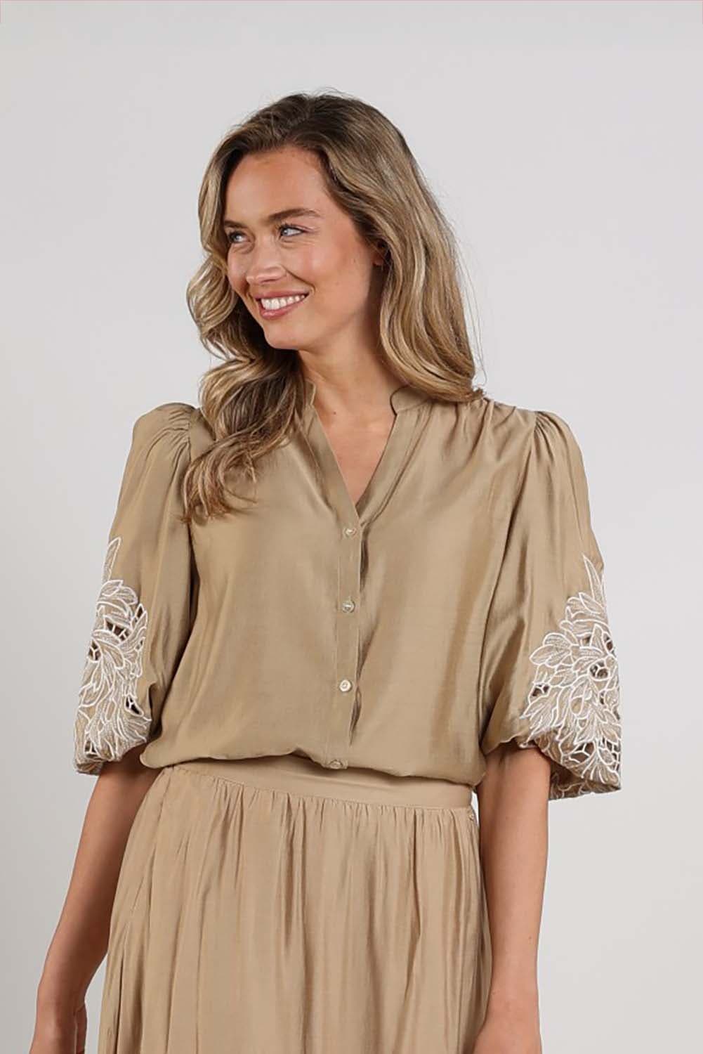 Nukus Blouse Rosie  Camel
