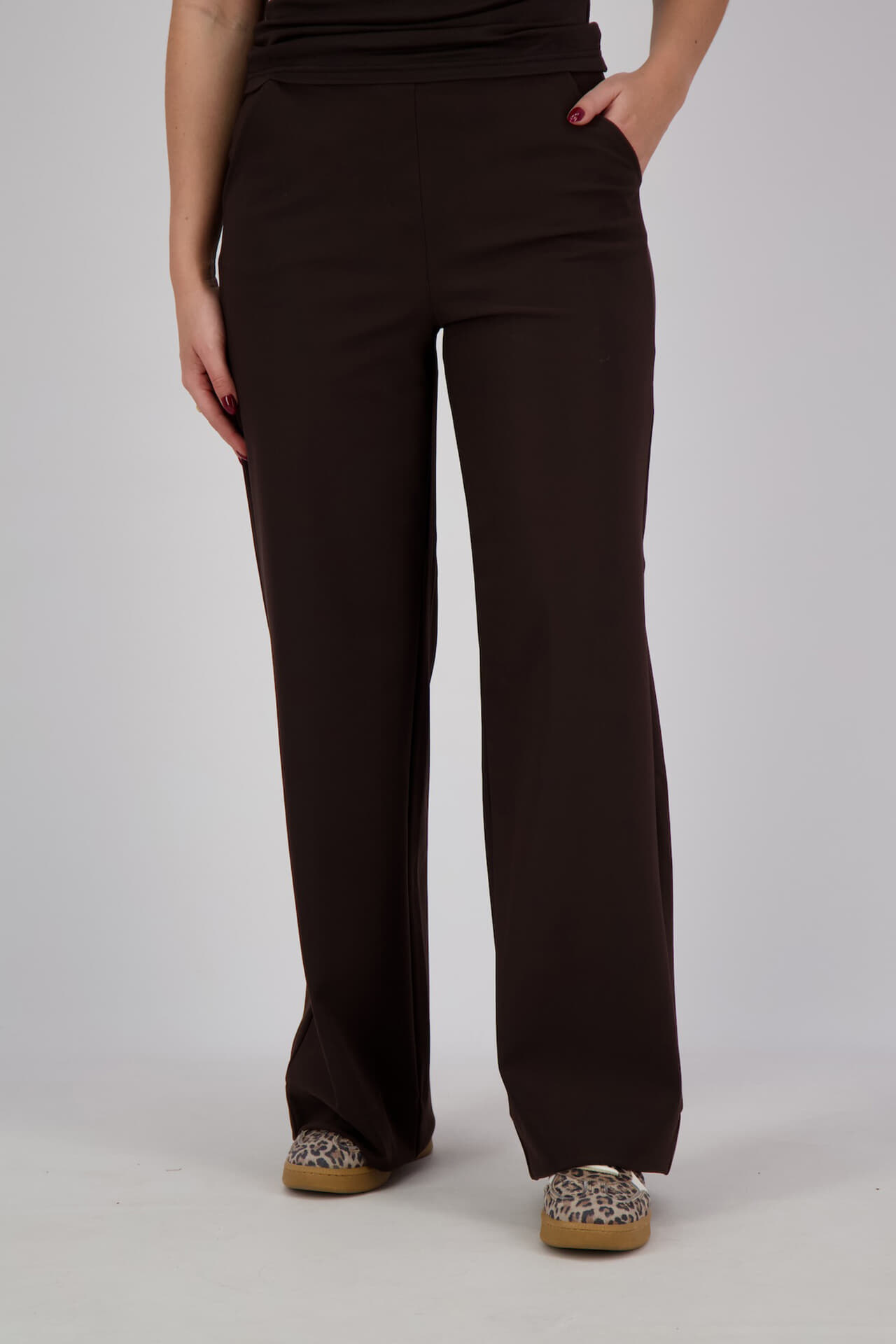 Studio Anneloes Broek Bruin