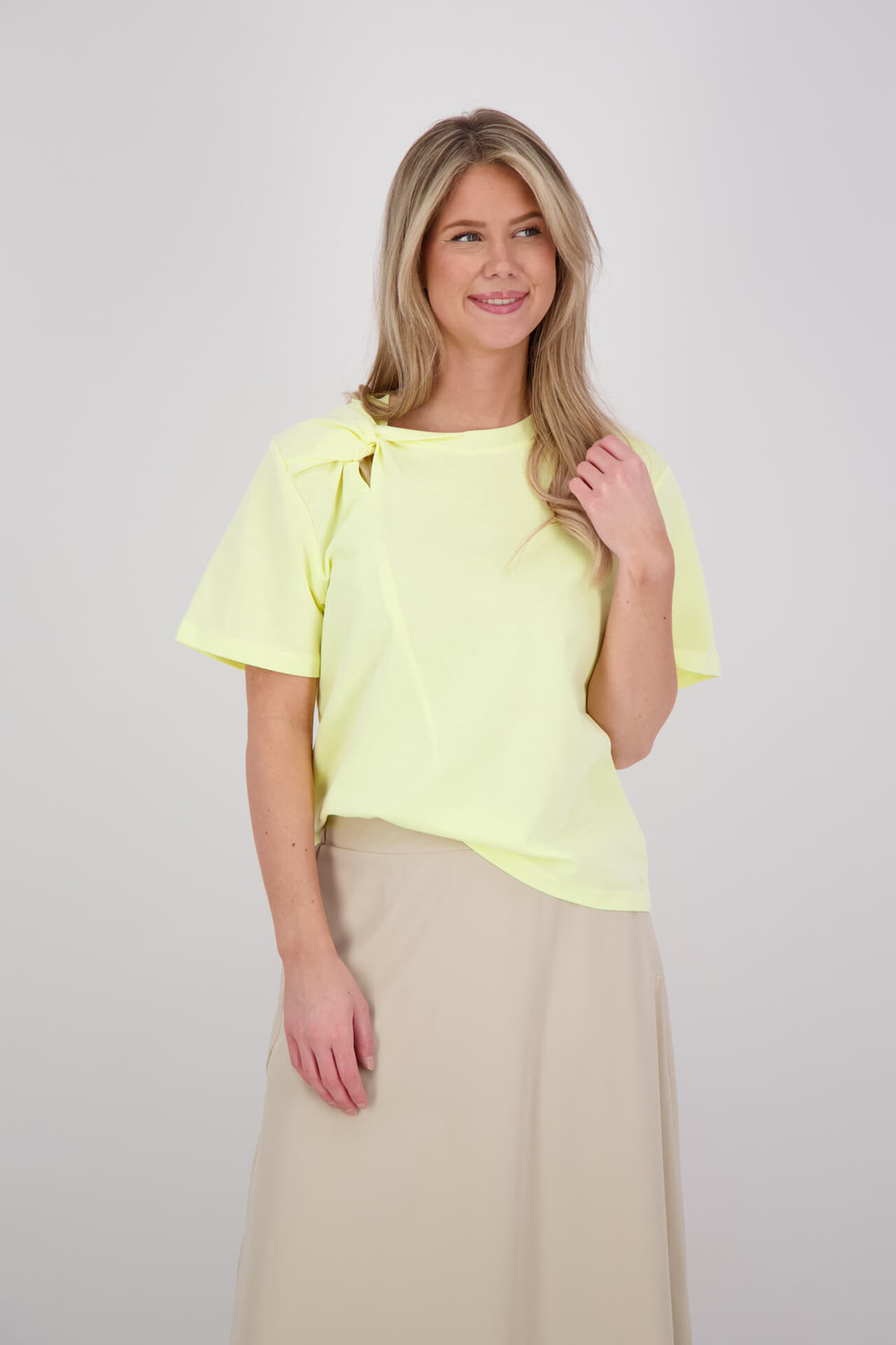 Aimée The Label T-shirt Vanya Geel