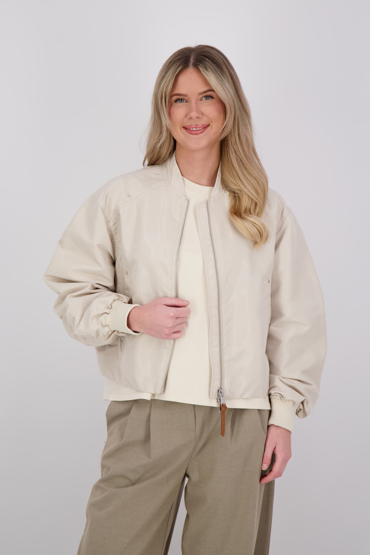 Beaumont Bomberjack Danique Wit