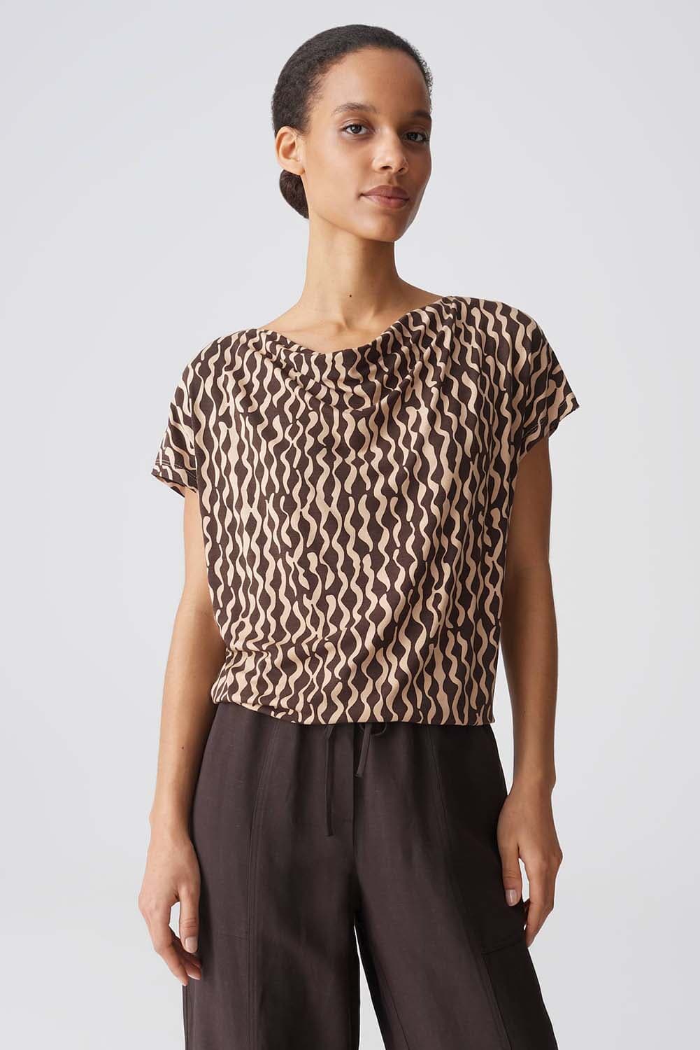 Opus Top Sapaya motion met print  Bruin