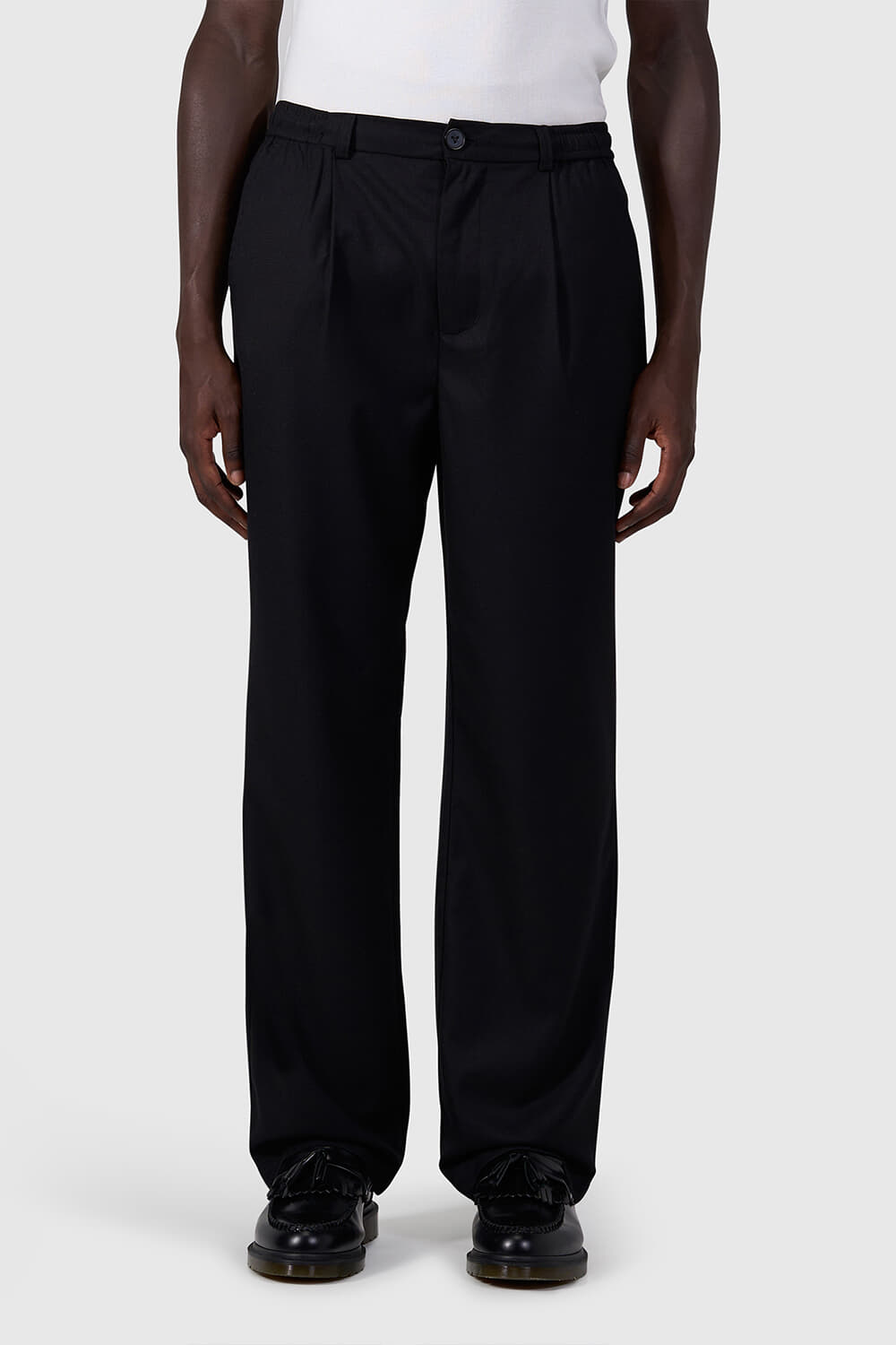 Pure Path Chino Pleated Twill Zwart