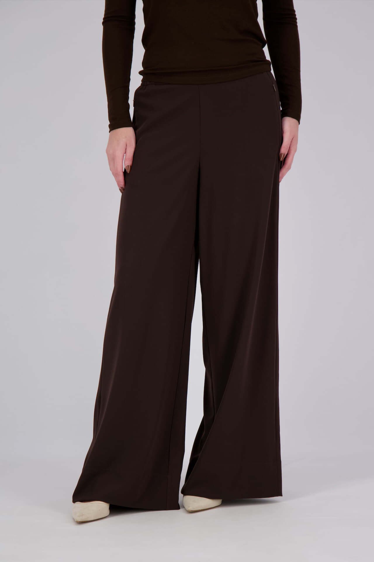 Mac Jeans Broek Coralie Floating crepe Bruin