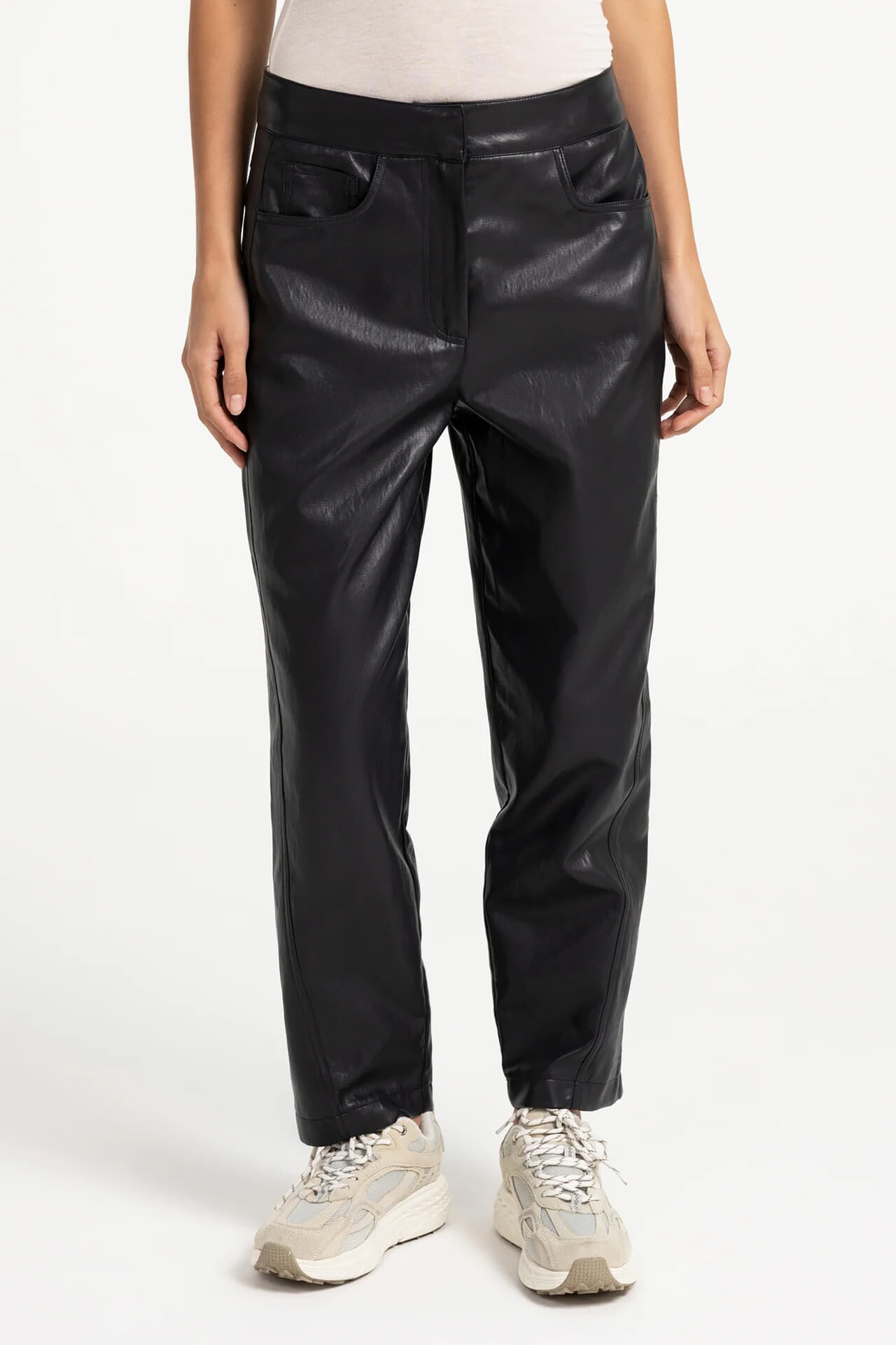 Yaya Kunstleren broek met wortelmod Zwart