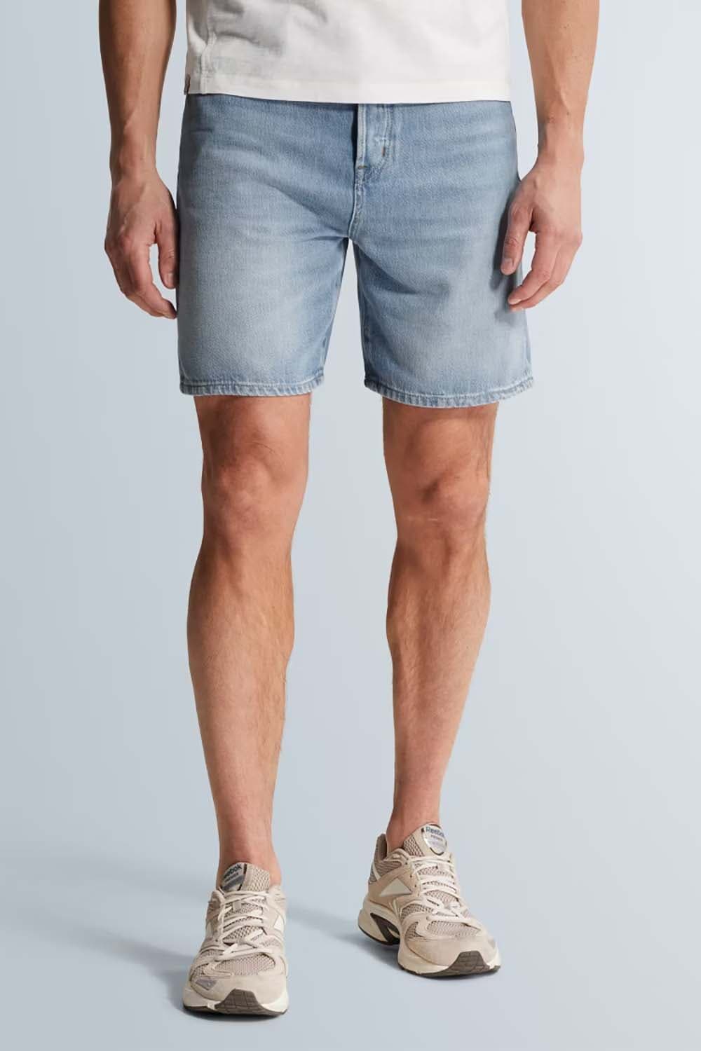 Cast Iron Short Steeper Light Bleach Blue Lichtblauw