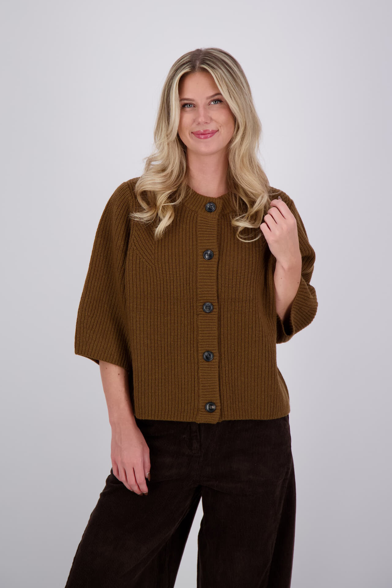 With Black Vest Vivianna Camel
