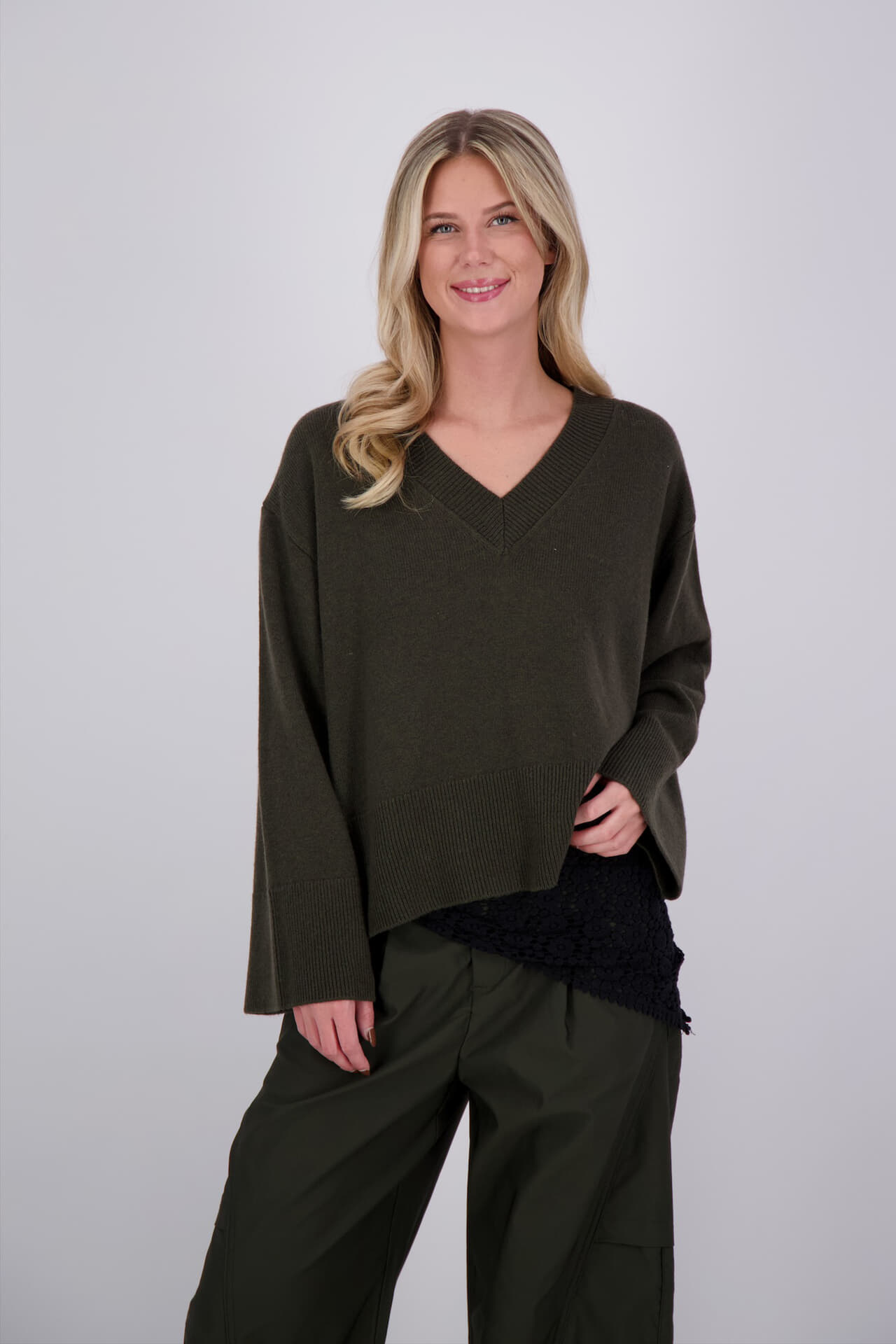 With Black Blouse Camilla Groen