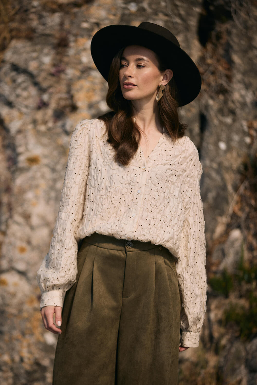 Nukus Blouse Lizzy Vneck Dots Beige
