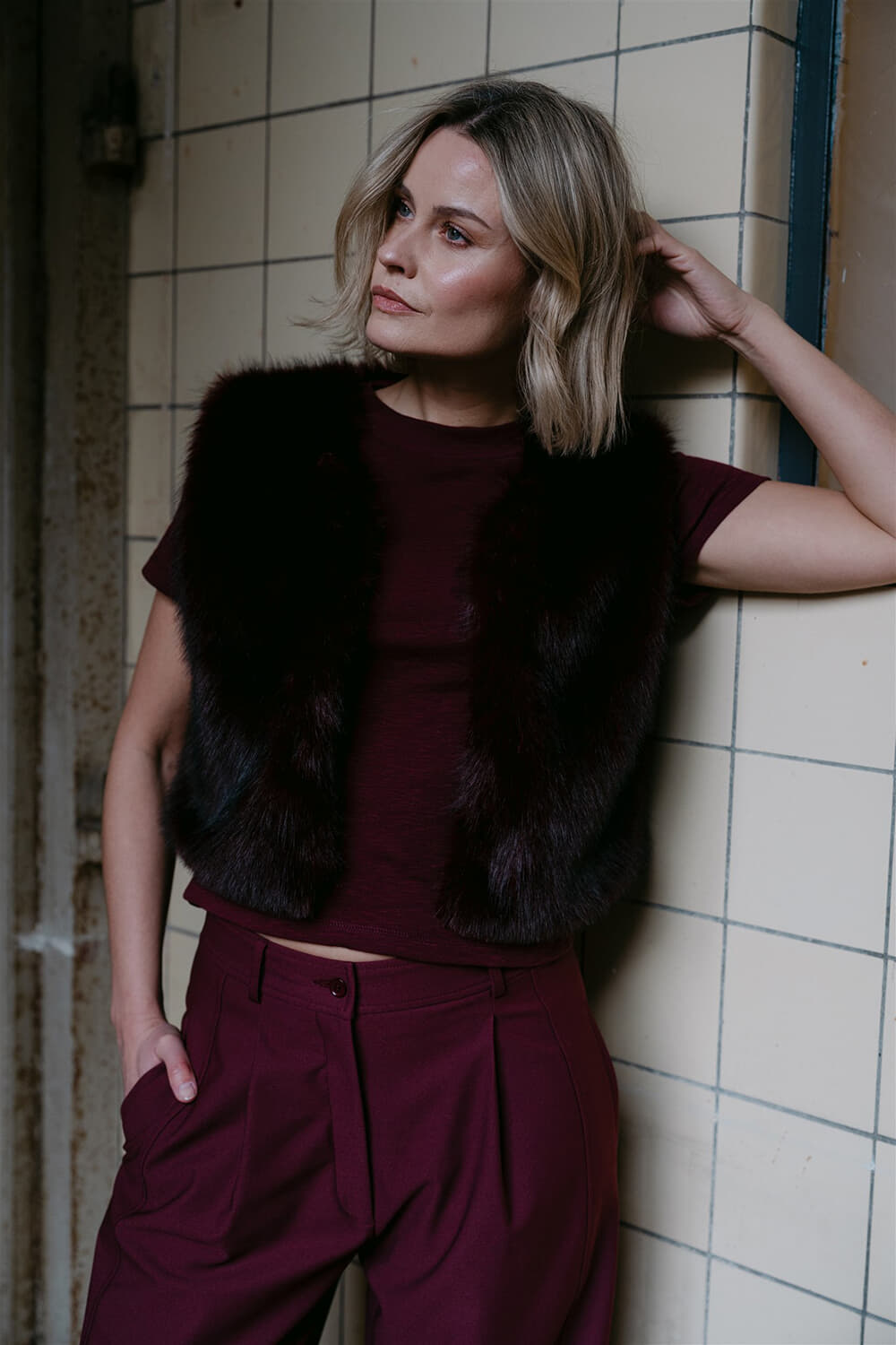 Aimée The Label Gilet Isla Fake Fur Bordeaux Rood