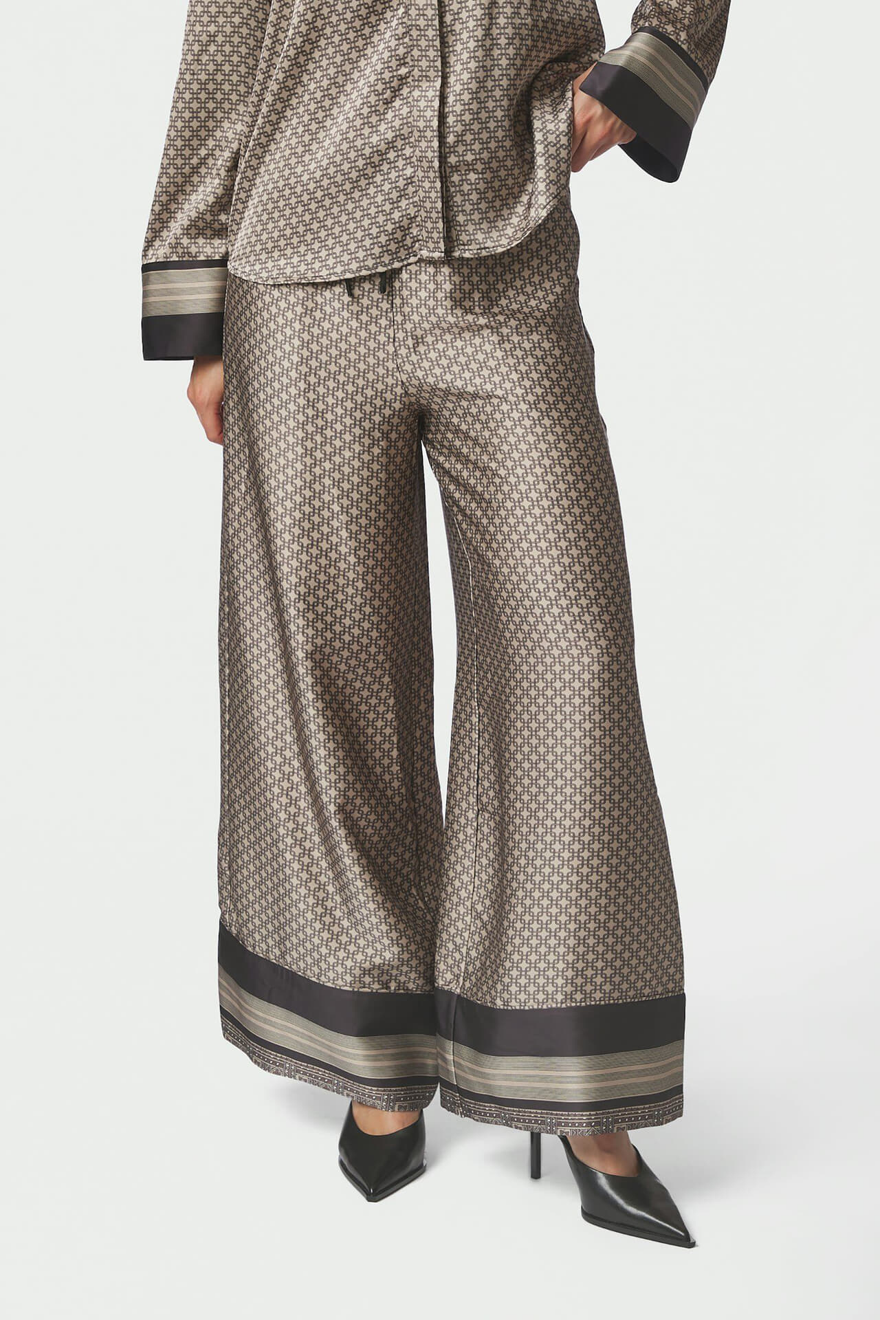 Neo Noir Broek Sora Pattern Beige