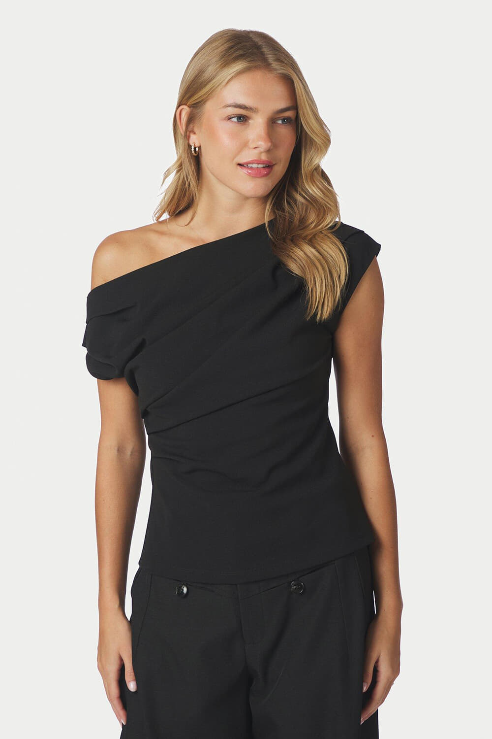 Neo Noir Top Mabelle Drapy Zwart