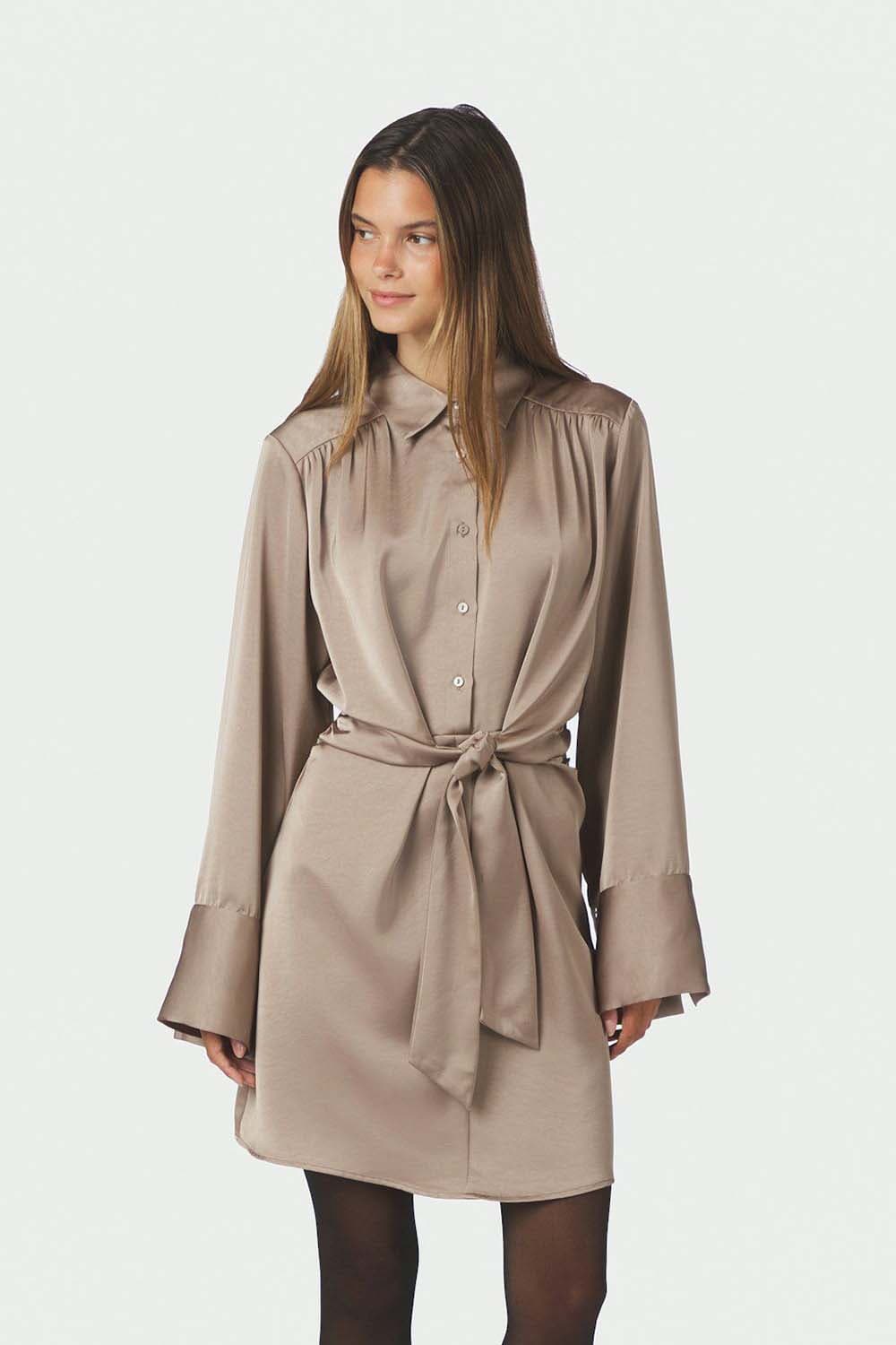 Neo Noir Jurk Biria Heavy Sateen Taupe