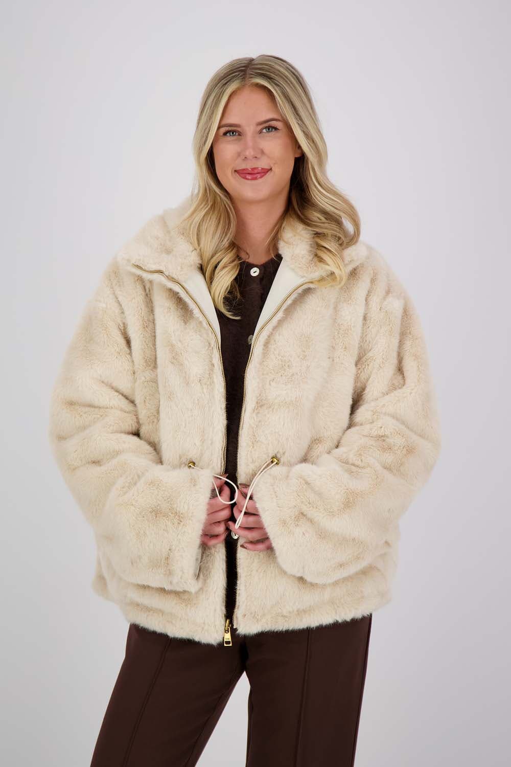 Jas Khourtney Beige