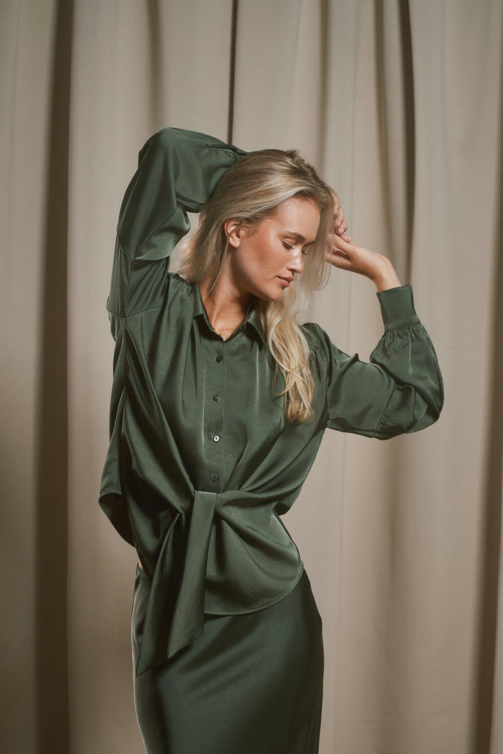 Neo Noir Blouse Naja Satin Groen