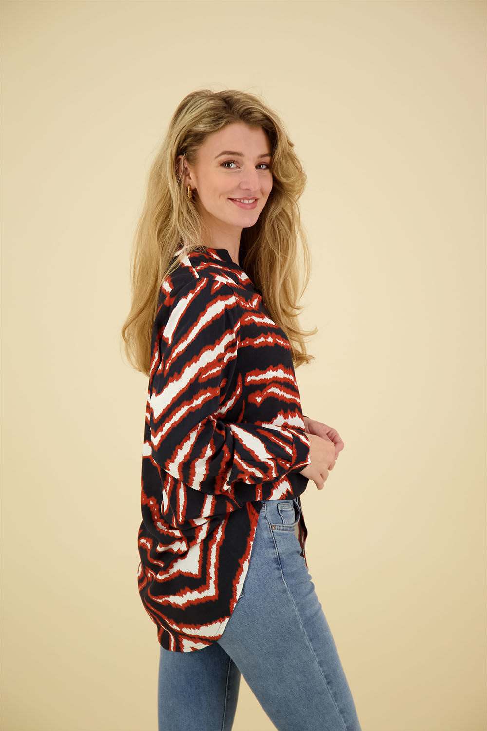 In Shape Blouse Amira Zwart In Shape Blouse Amira Zwart