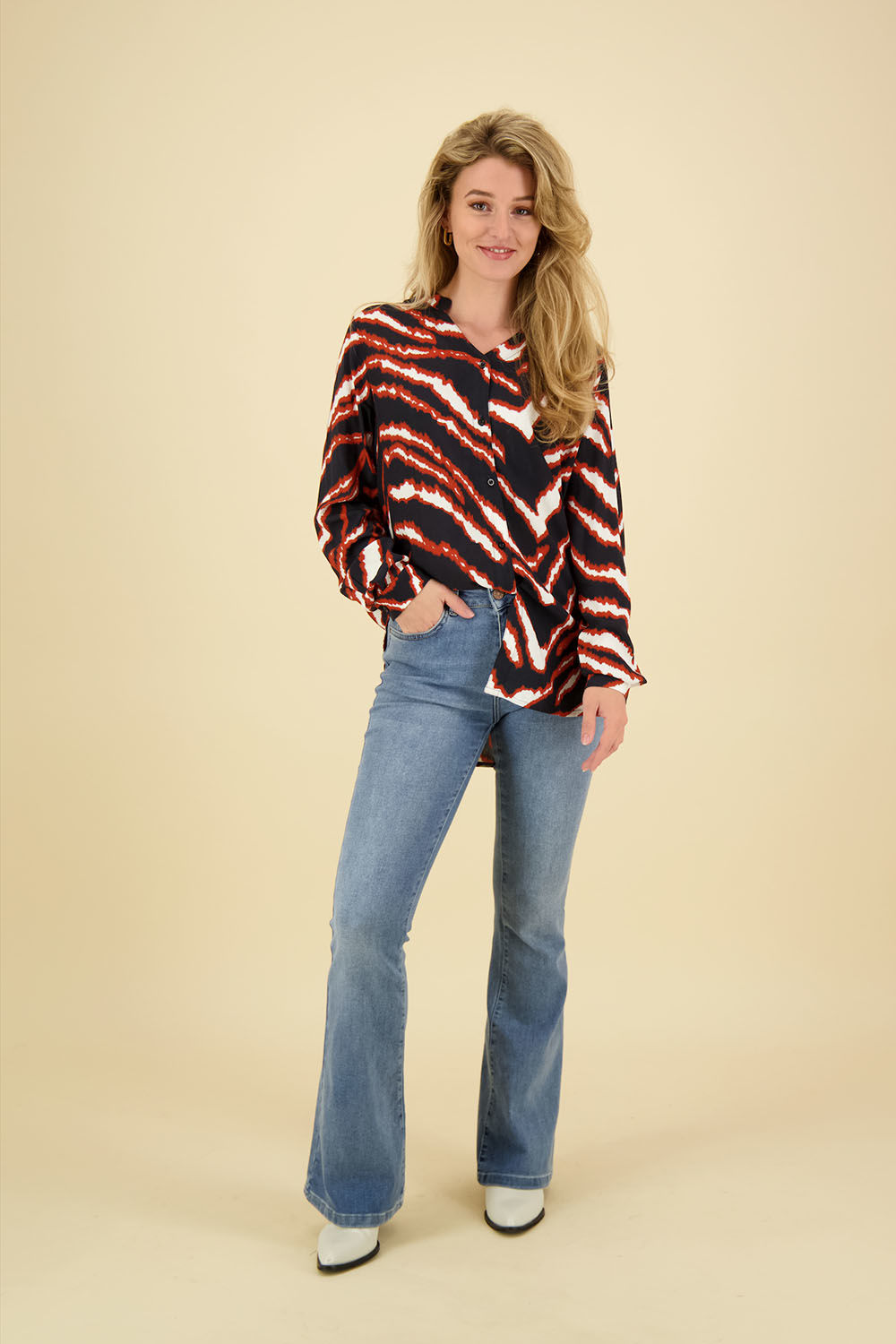 In Shape Blouse Amira Zwart In Shape Blouse Amira Zwart