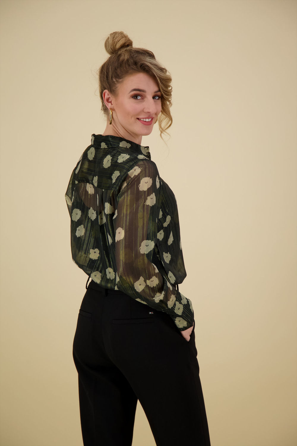 Geisha Blouse Legergroen  Geisha Blouse Legergroen